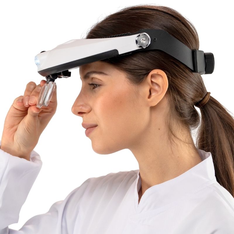 5つの異なる倍率と2つの調整可能なLEDを備えたルーペZ1